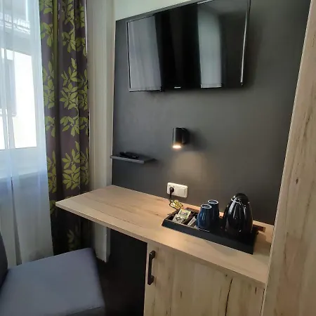 Hotell Goldene Traube 3*