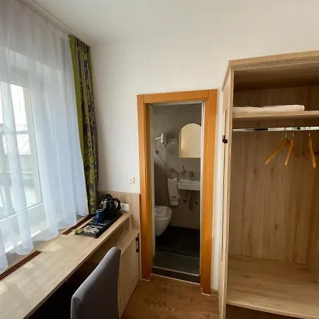 Hotel Goldene Traube 3*