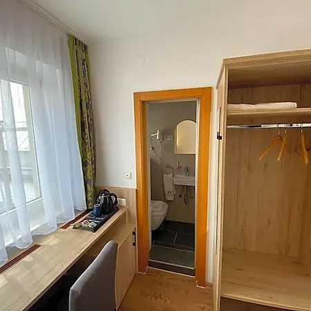 Hotel Goldene Traube 3* Guenzburg